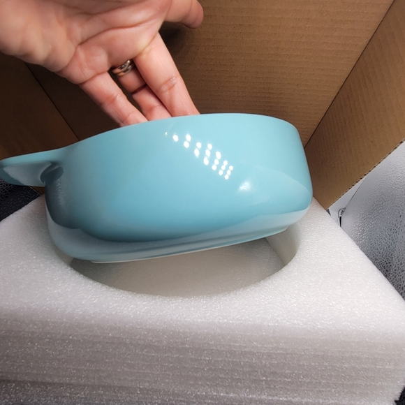 KitchenAid 2.25 QT Round Casserole Baker Light BLUE Verified Stoneware Handles - Picture 5 of 8